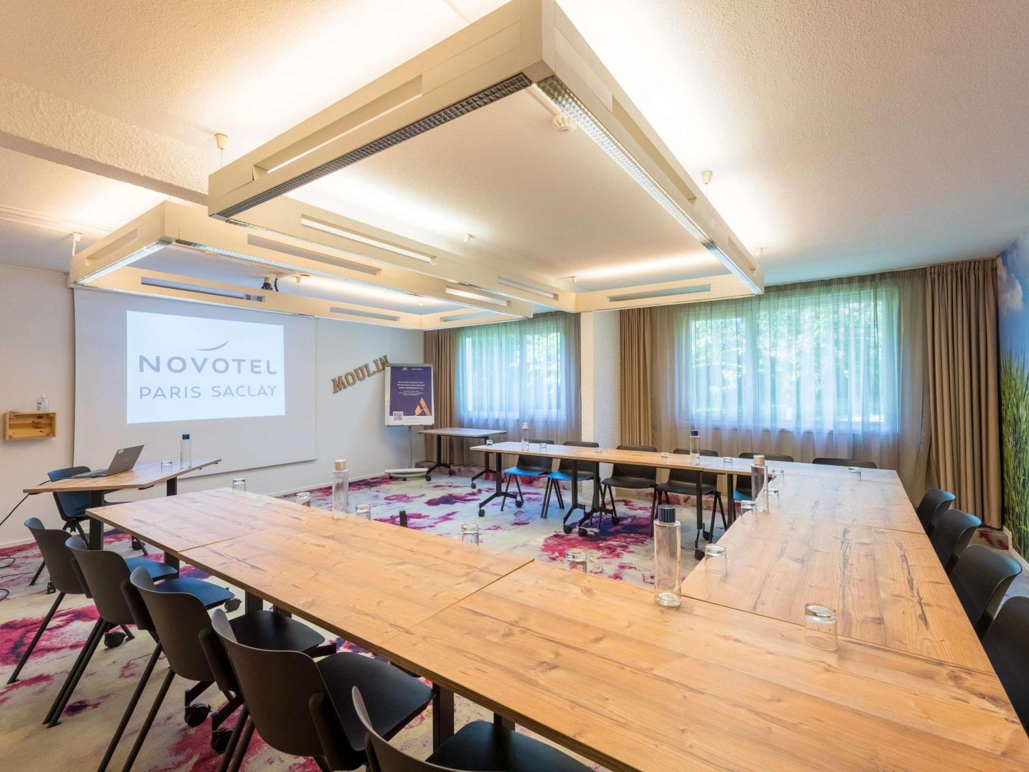 Novotel Saclay Kültér fotó