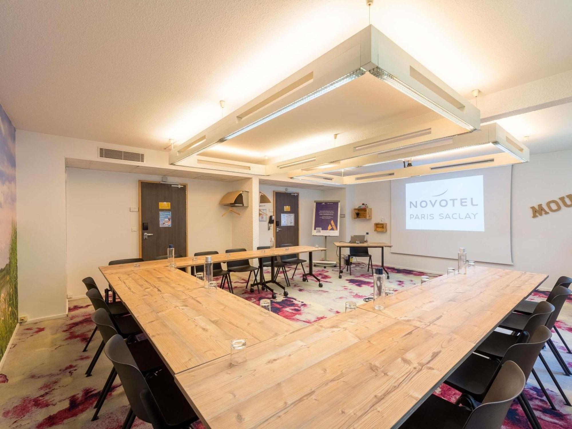 Novotel Saclay Kültér fotó