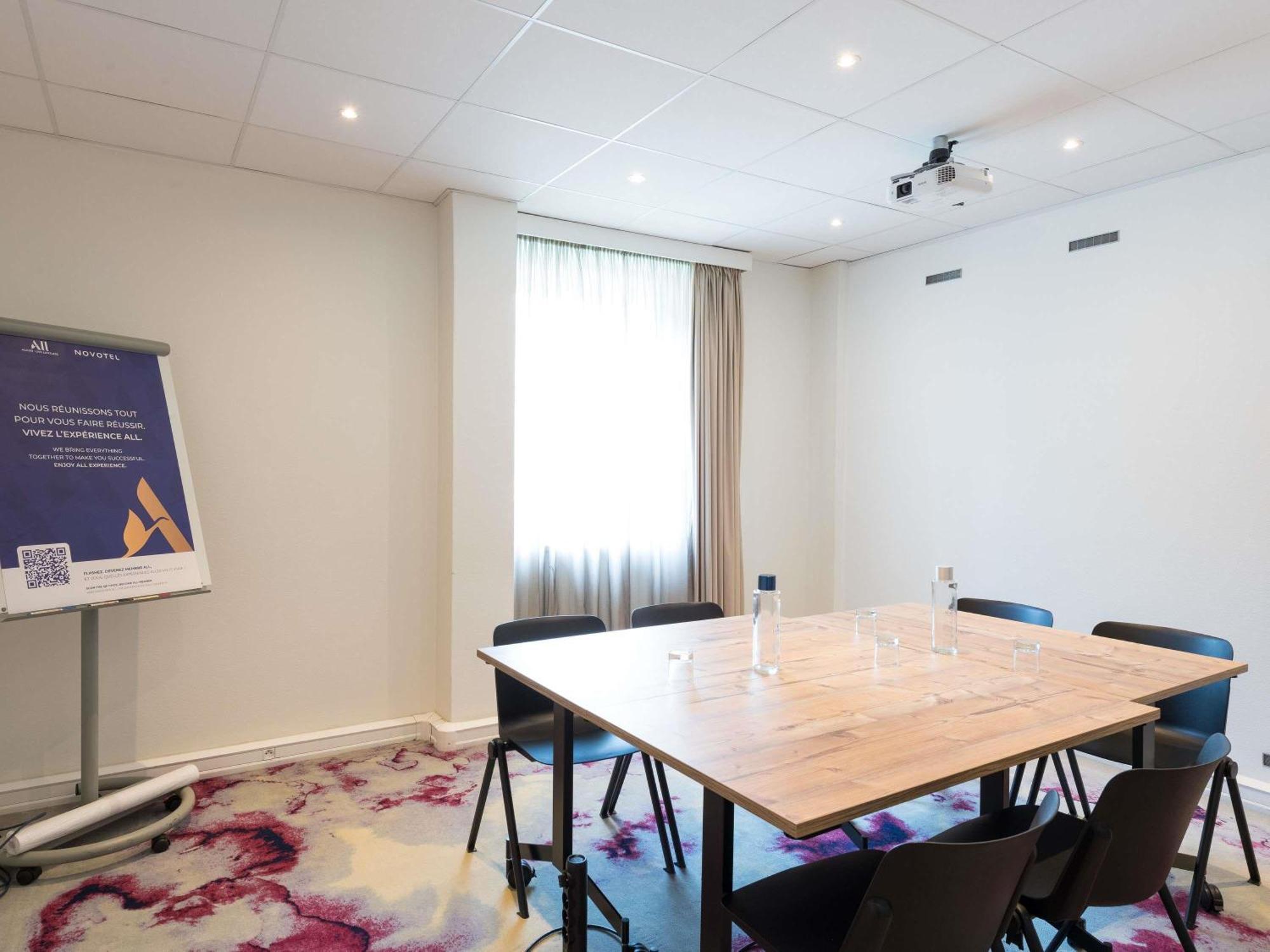Novotel Saclay Kültér fotó