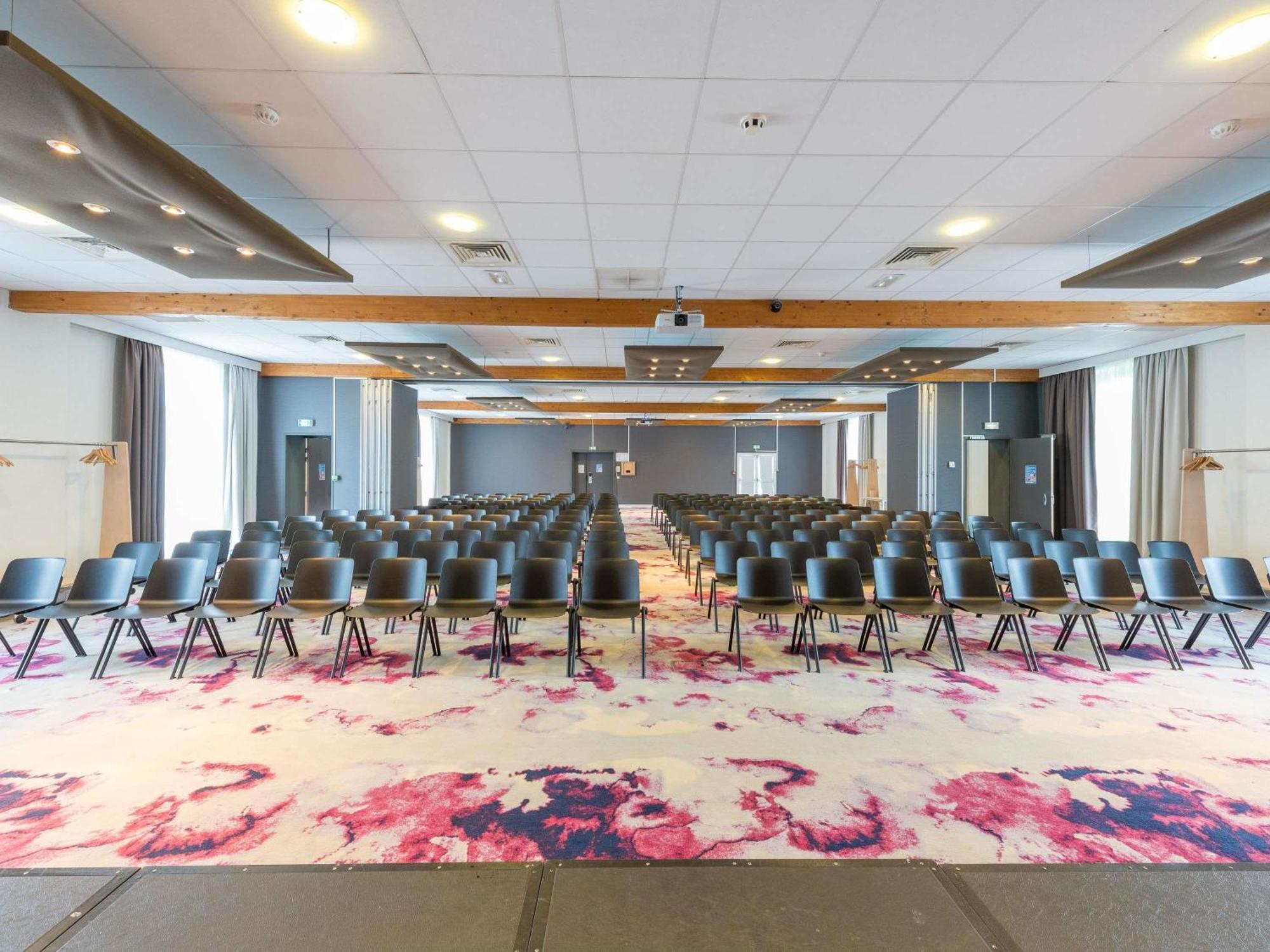 Novotel Saclay Kültér fotó