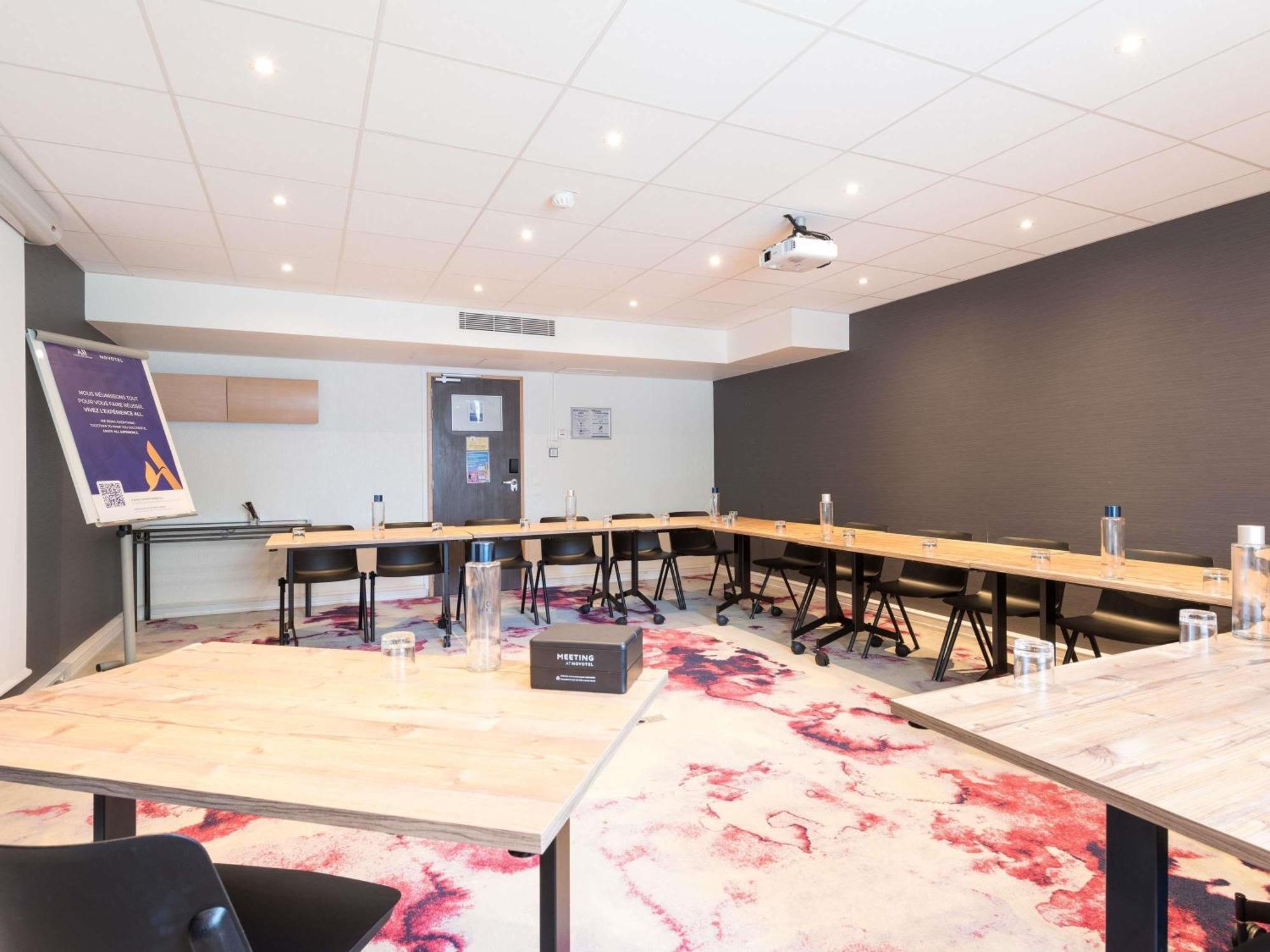 Novotel Saclay Kültér fotó