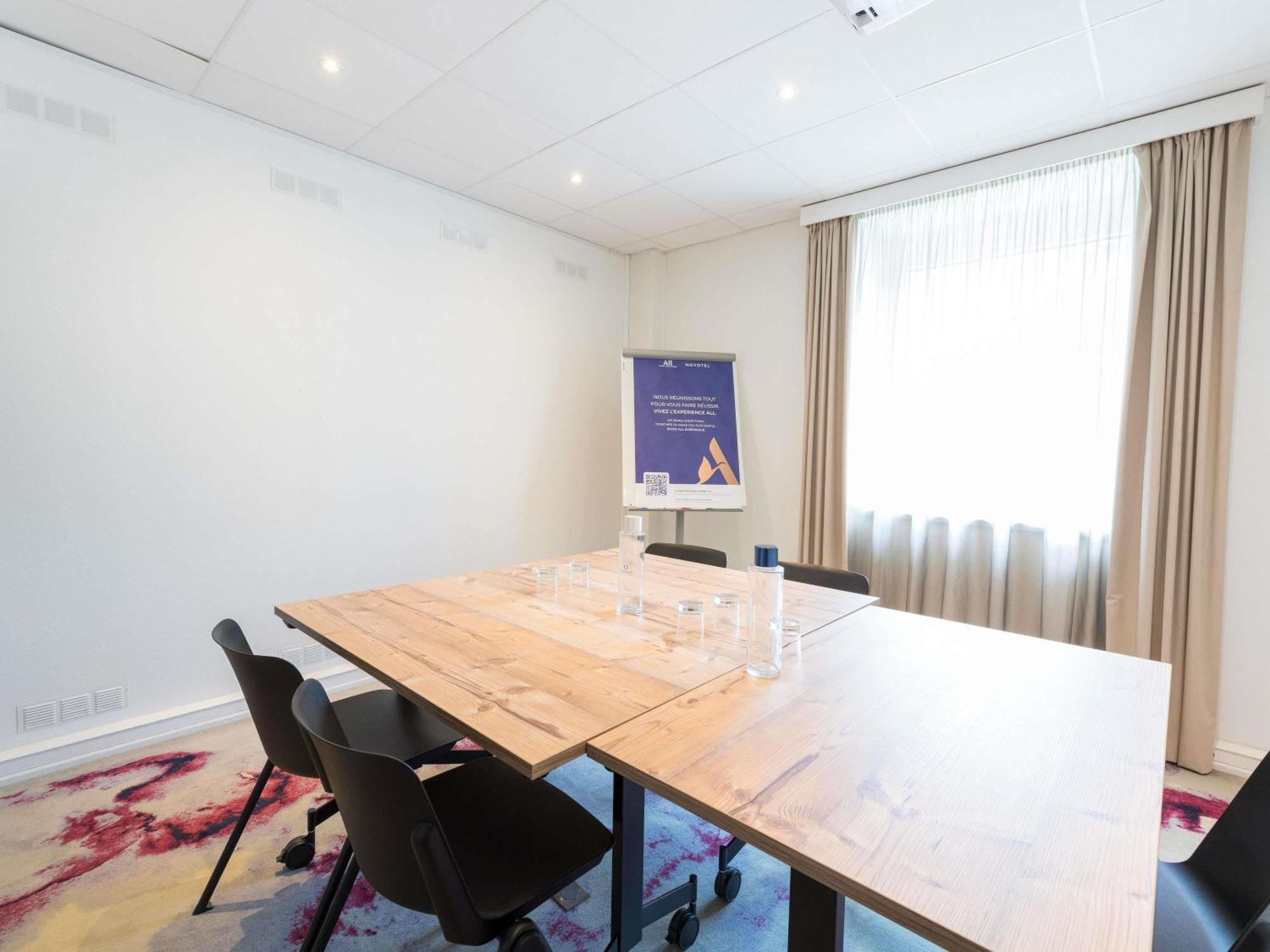 Novotel Saclay Kültér fotó
