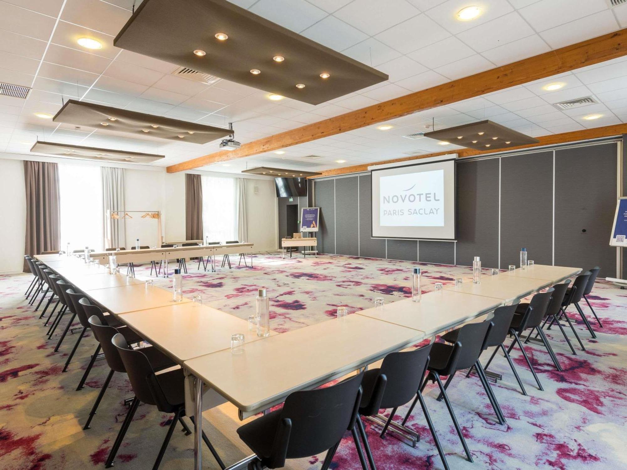 Novotel Saclay Kültér fotó