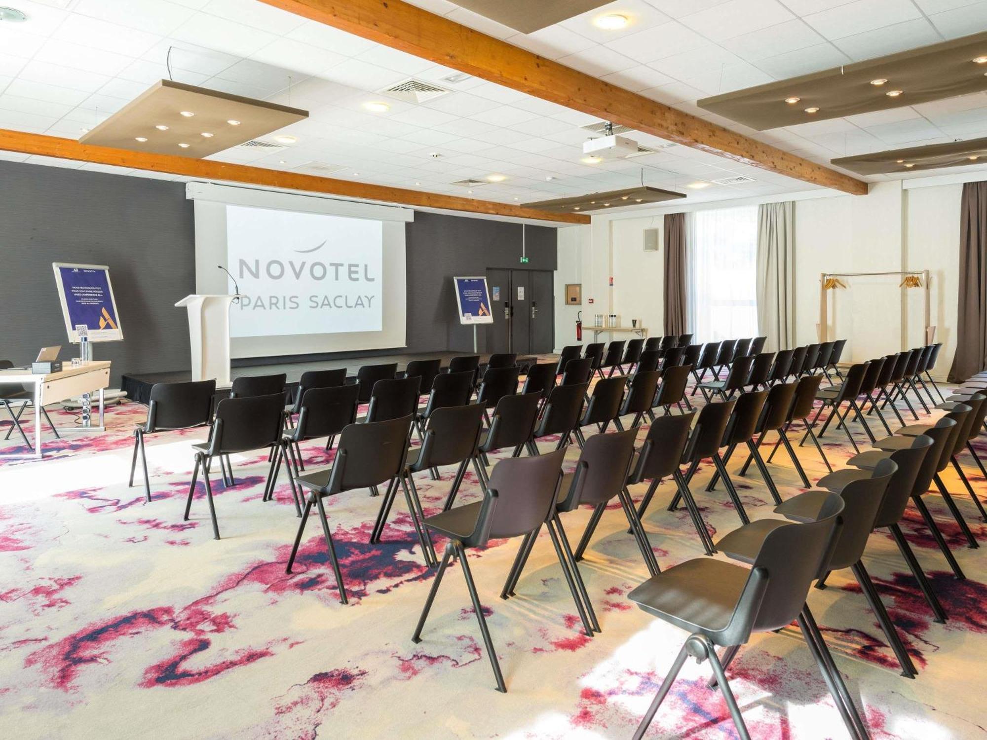 Novotel Saclay Kültér fotó