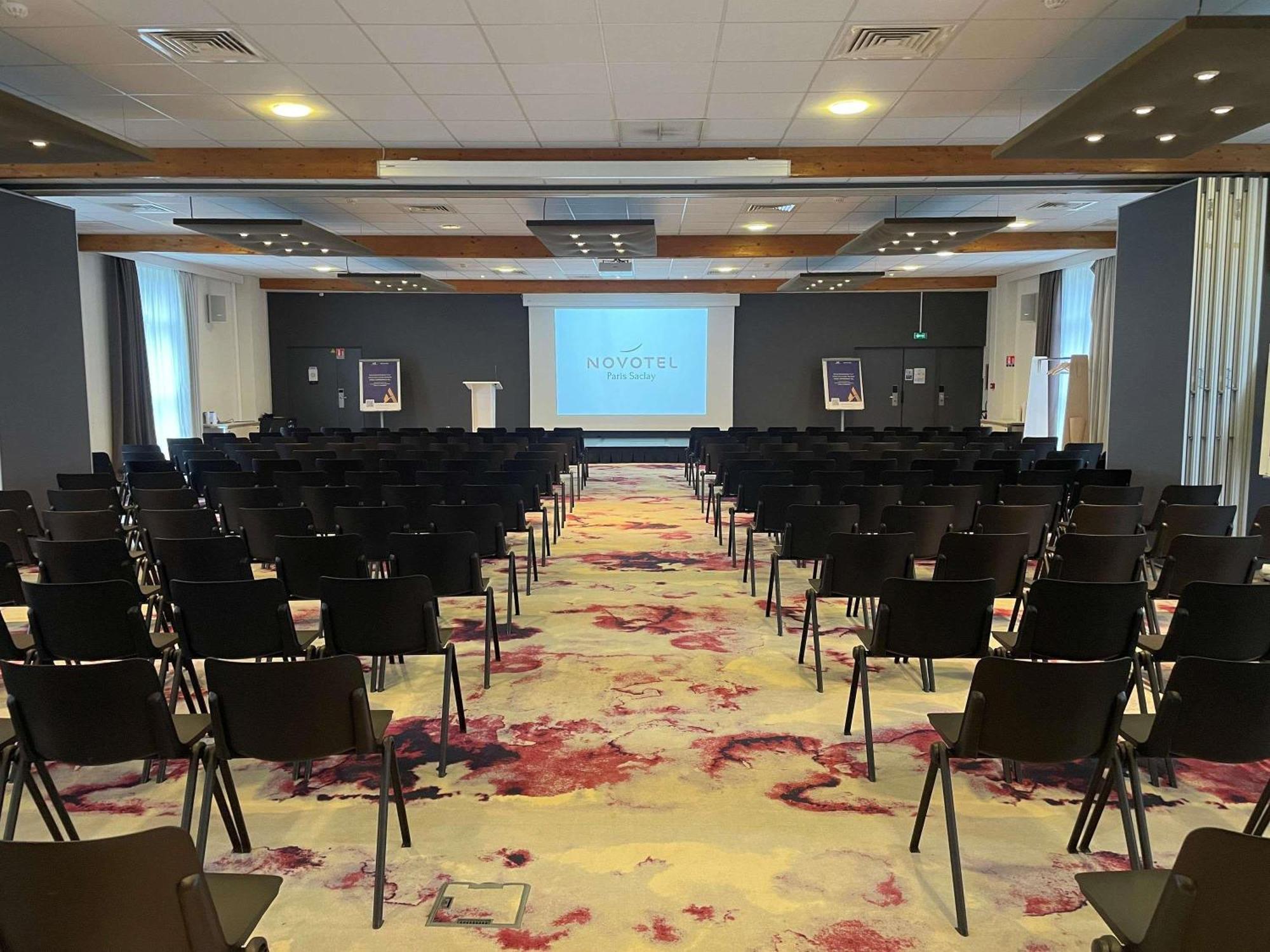 Novotel Saclay Kültér fotó